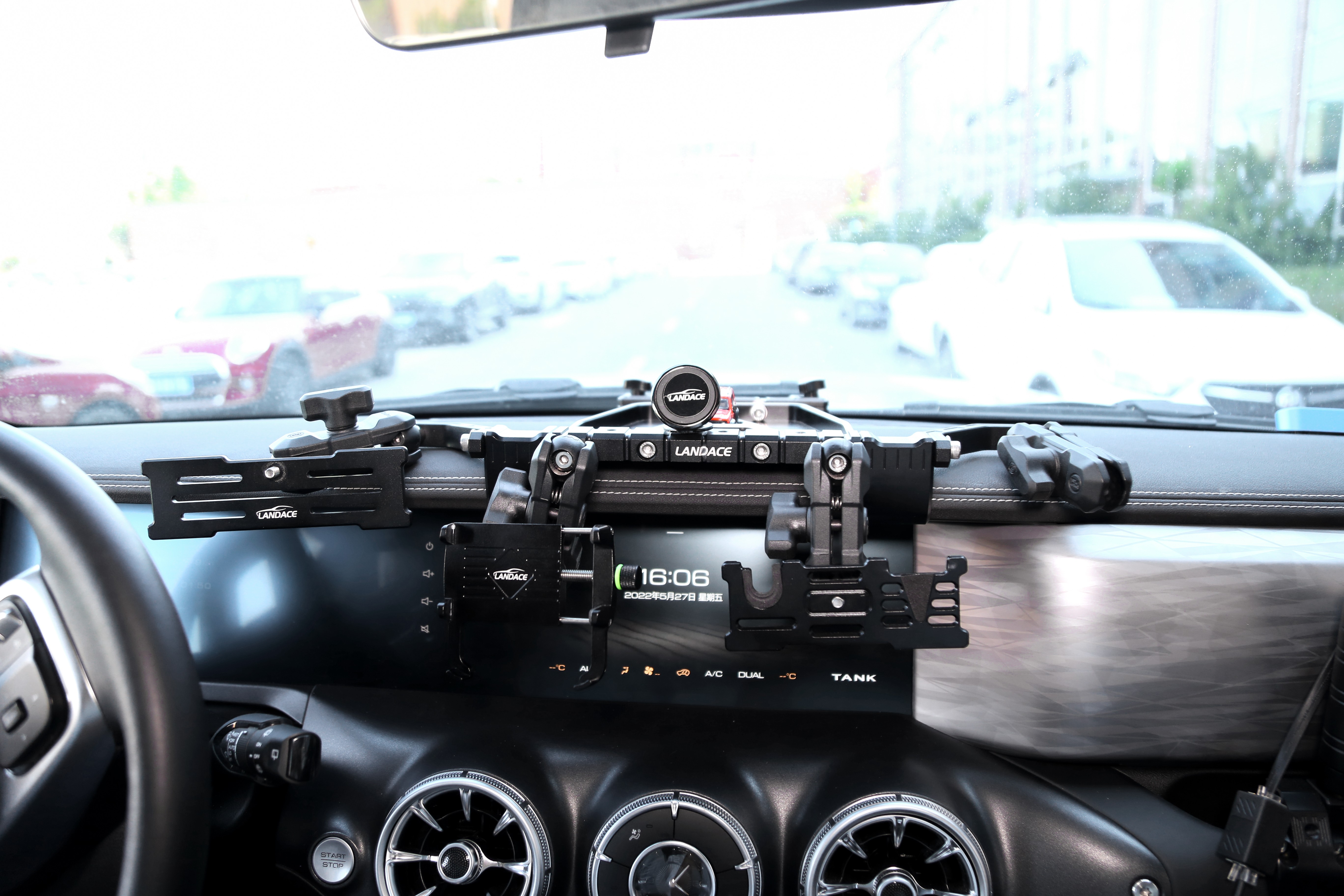 0.86kg/pc Net Weight CNC Machined Center Console Support for Tank 300 in Aluminum Alloy