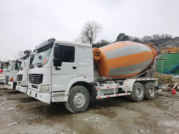 6x4 16CBM Chinese Used Cement Truck Sinotruk Howo Mounted Concrete Mixer Trucks