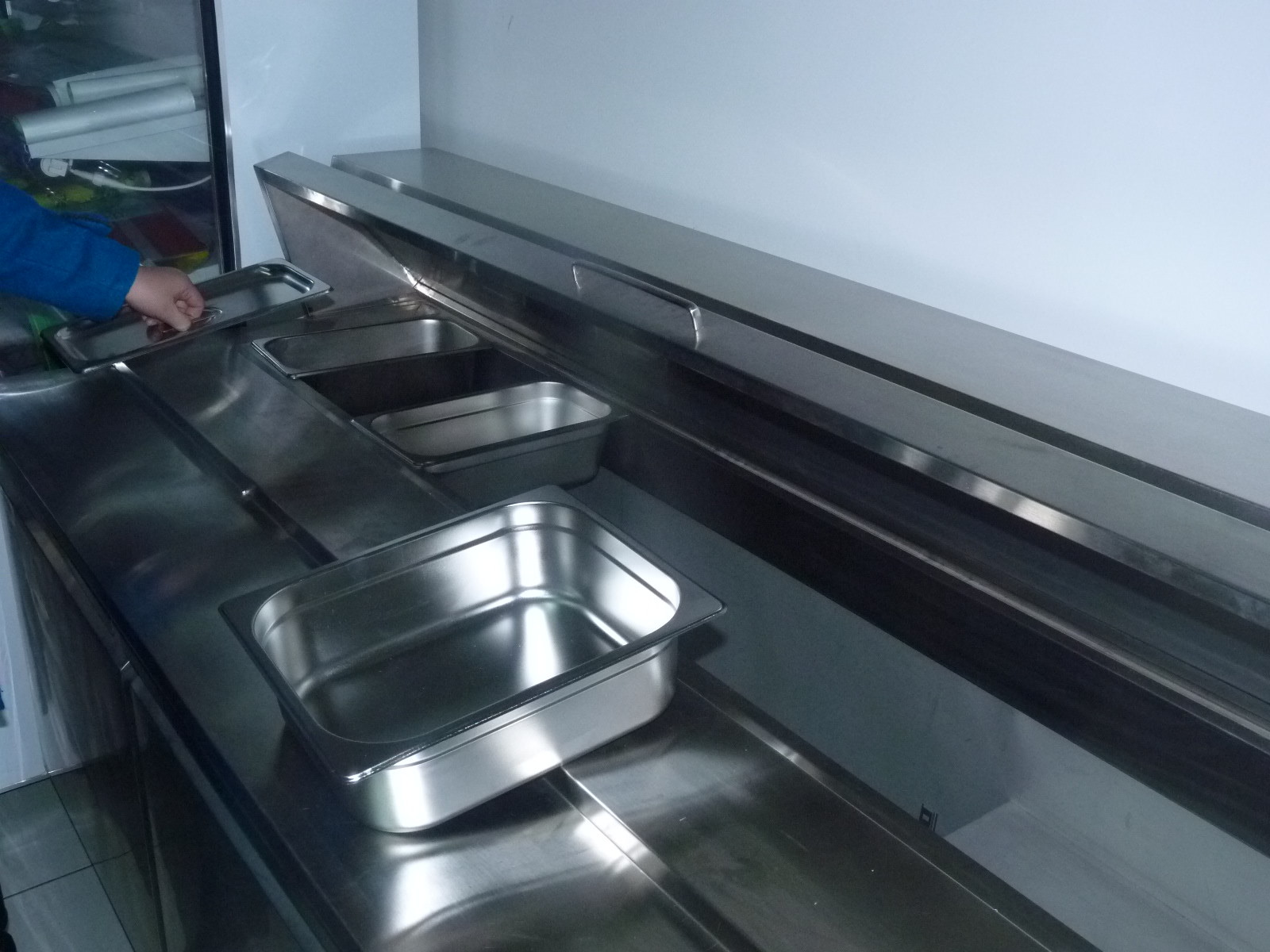 Stainless Steel Commercial Kitchen Worktable Pizza Salad Freezer Table Refrigerator For Industrial Hotel / Restaurant