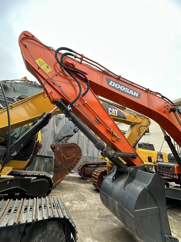 Original Doosan Engine DX220 DX225 Hydraulic Crawler Excavator for Your Construction Needs