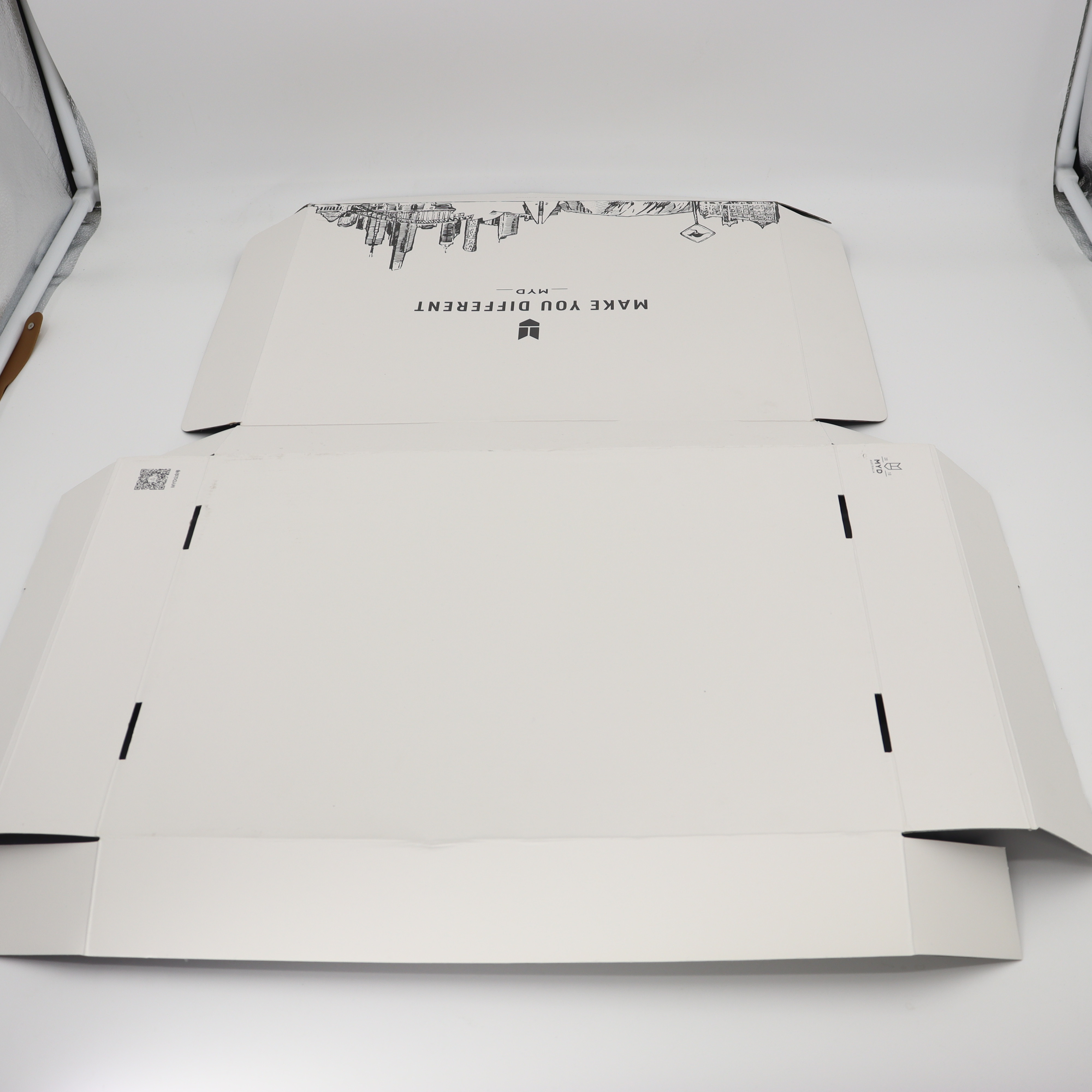 Wholesale customized corrugated folding packaging box foldable clothes packaging gift box