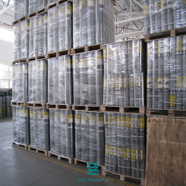 Hot Dipped Galvanized Wire Mesh Fence Rolls Easily Assembled For Fence Guard