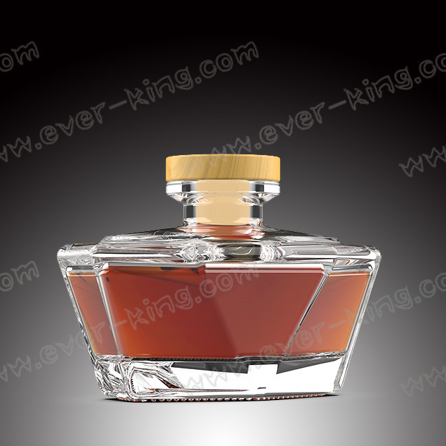 OEM 750ml Brandy Glass Bottle With Plastic Screw Top