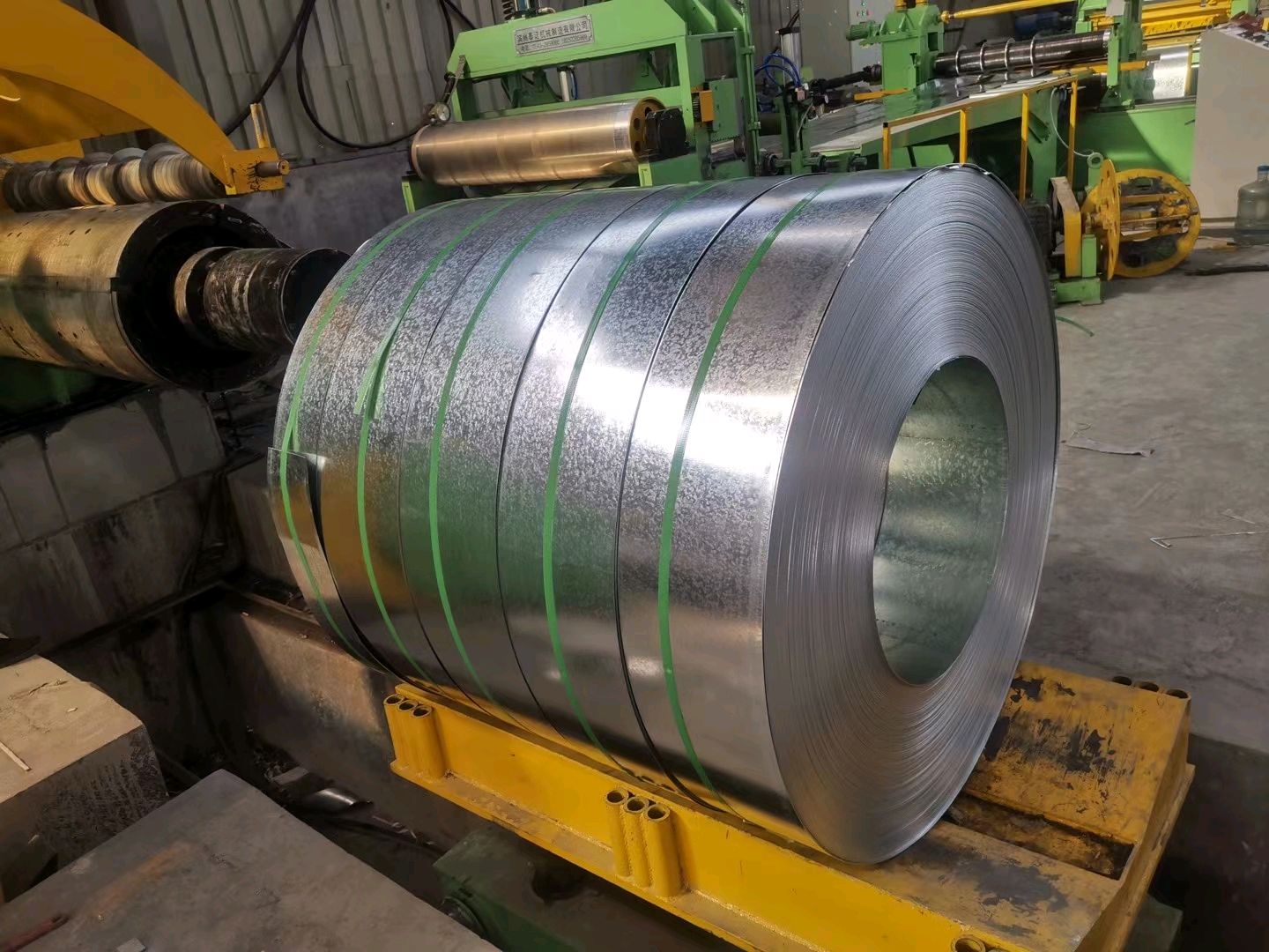 Zero Spangle Galvanized Steel Coil 4m - 12m Galvanized Hot Rolled Coil