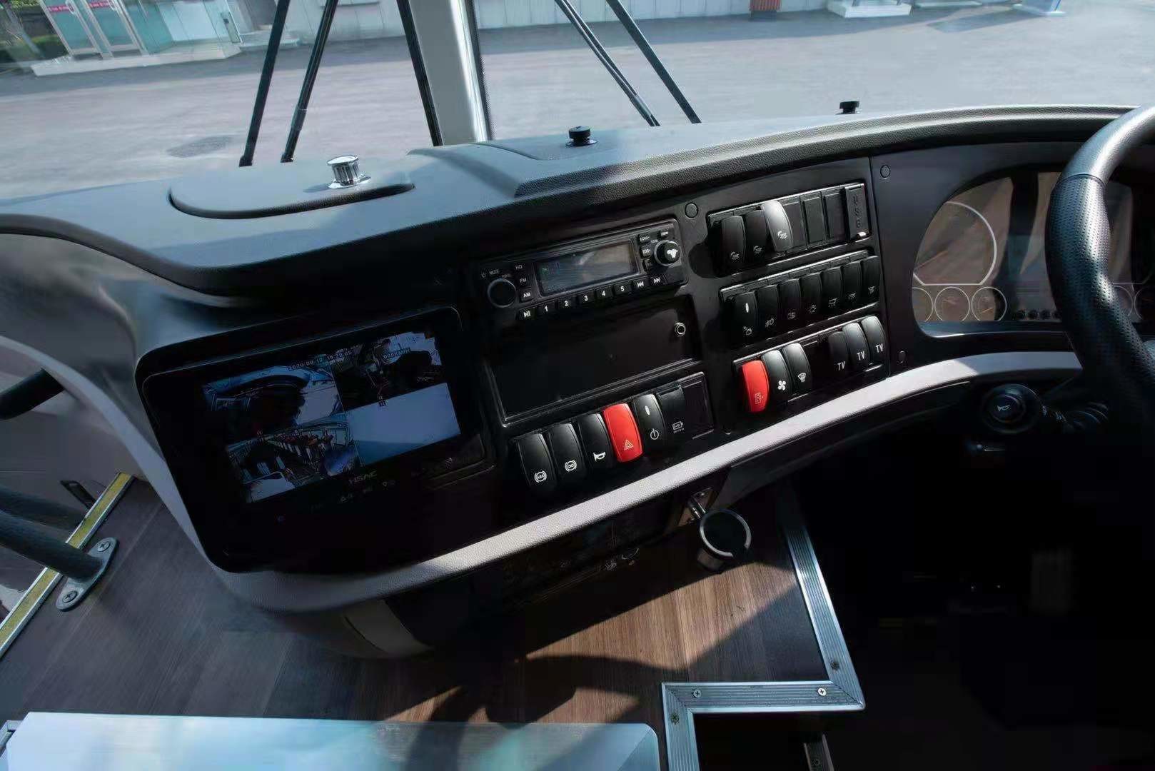 65 Seats Yutong ZK6126D New Bus New Coach Bus Steering RHD Diesel Engines Double Rear Axle New Bus