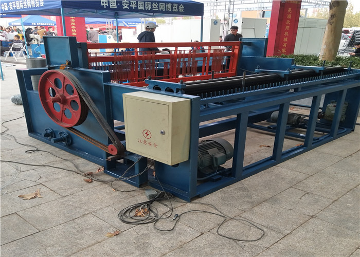 Hydraulic Semi Automatic Crimped Wire Mesh Machine 2m / 2.5m Type 2500 Kg