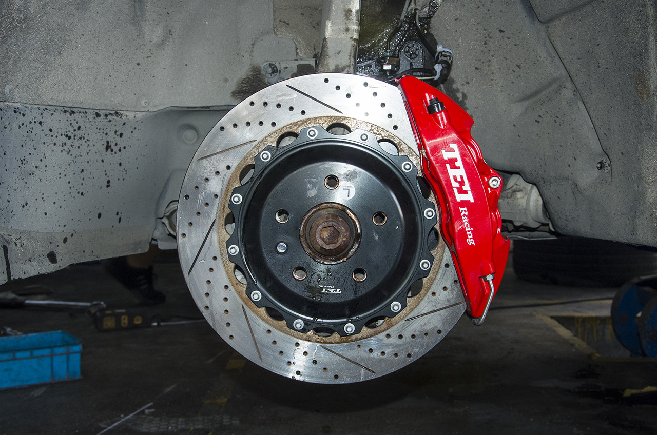 BBK For Audi A4L Installed Big Brake Kits 4 Piston Calipers P40NS