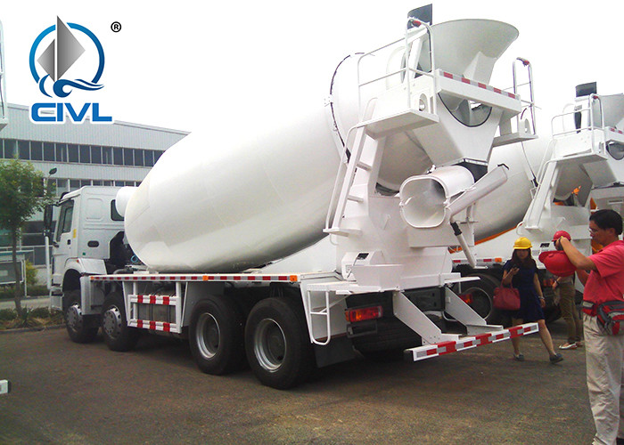 Manual Transmission Concrete Mixing Equipment , Sinotruk Howo 8X4 14600 Kg Curb Weigh Concrete Mixer Truck