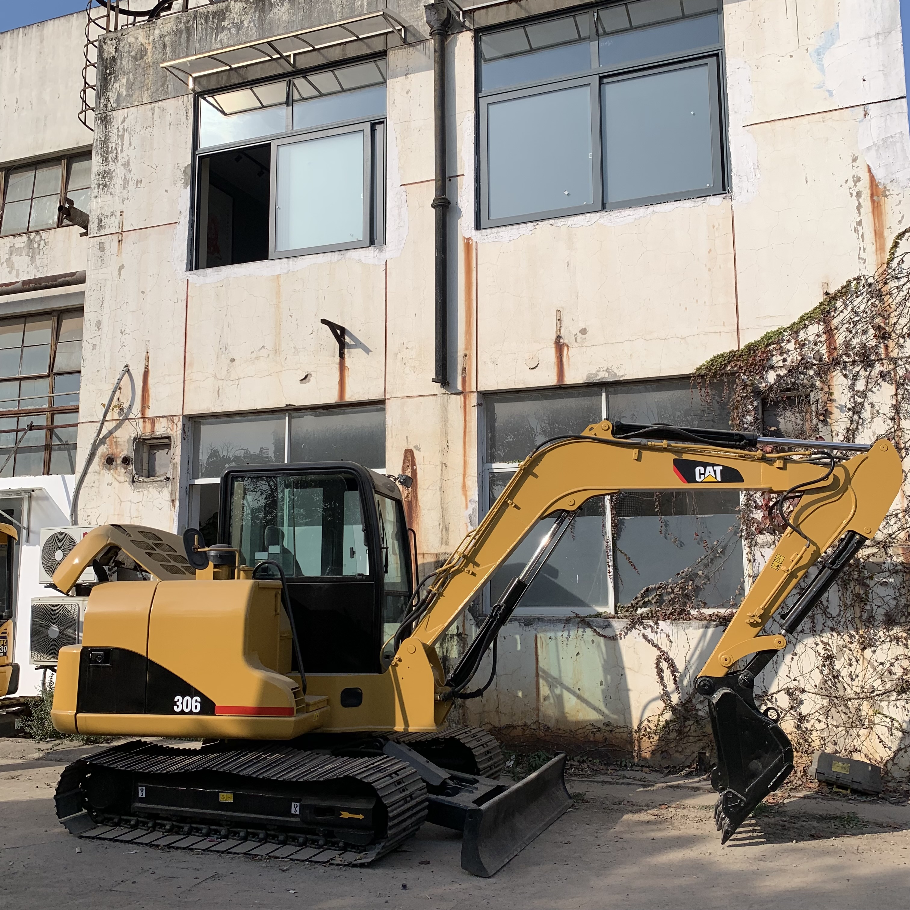 Caterpillar 306 Used Crawler Excavator with Low Working Hours and Original Color