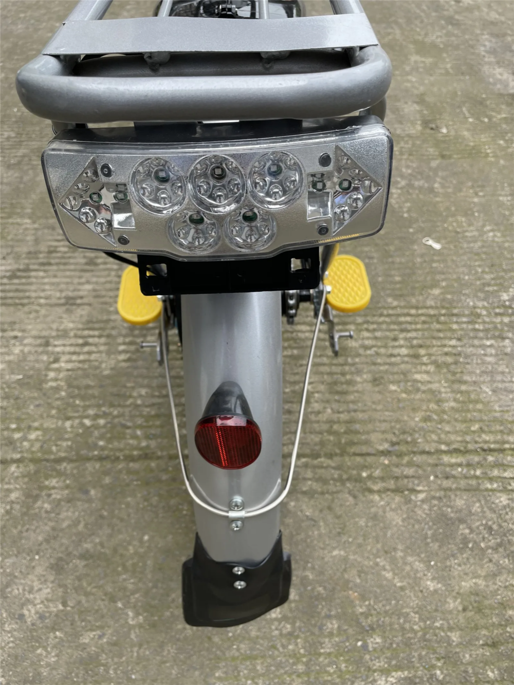 48V 12Ah 24 Inch Red Electric Bike With Lead Acid Battery Front Disk Rear Drum Brake