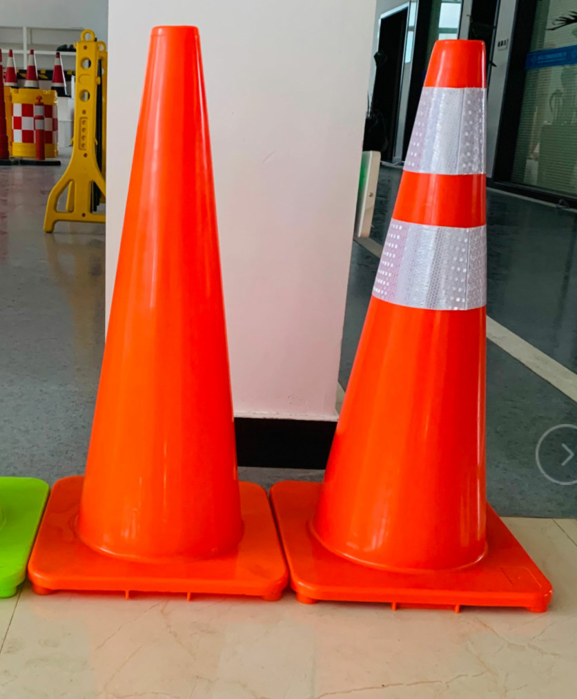 PVC 28inch Safety Barrier Cones For Traffic Control 700mm Road Safety Barrier
