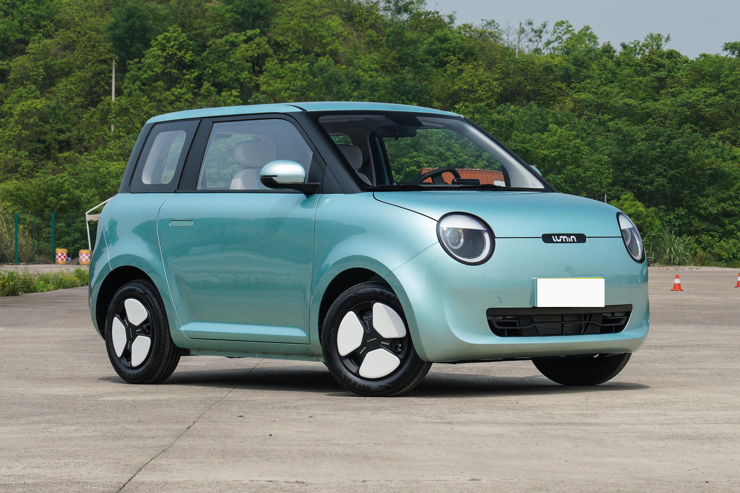 155KM - 301km Mini Electric Car Honey Sweet Type EV Vehicle Changan Lumin
