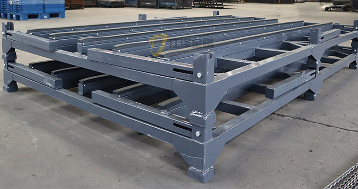 Heavy Duty Portable Stacking Racks 1000kg Load Capacity 2000mm Post Height 200mm Wheel Diameter