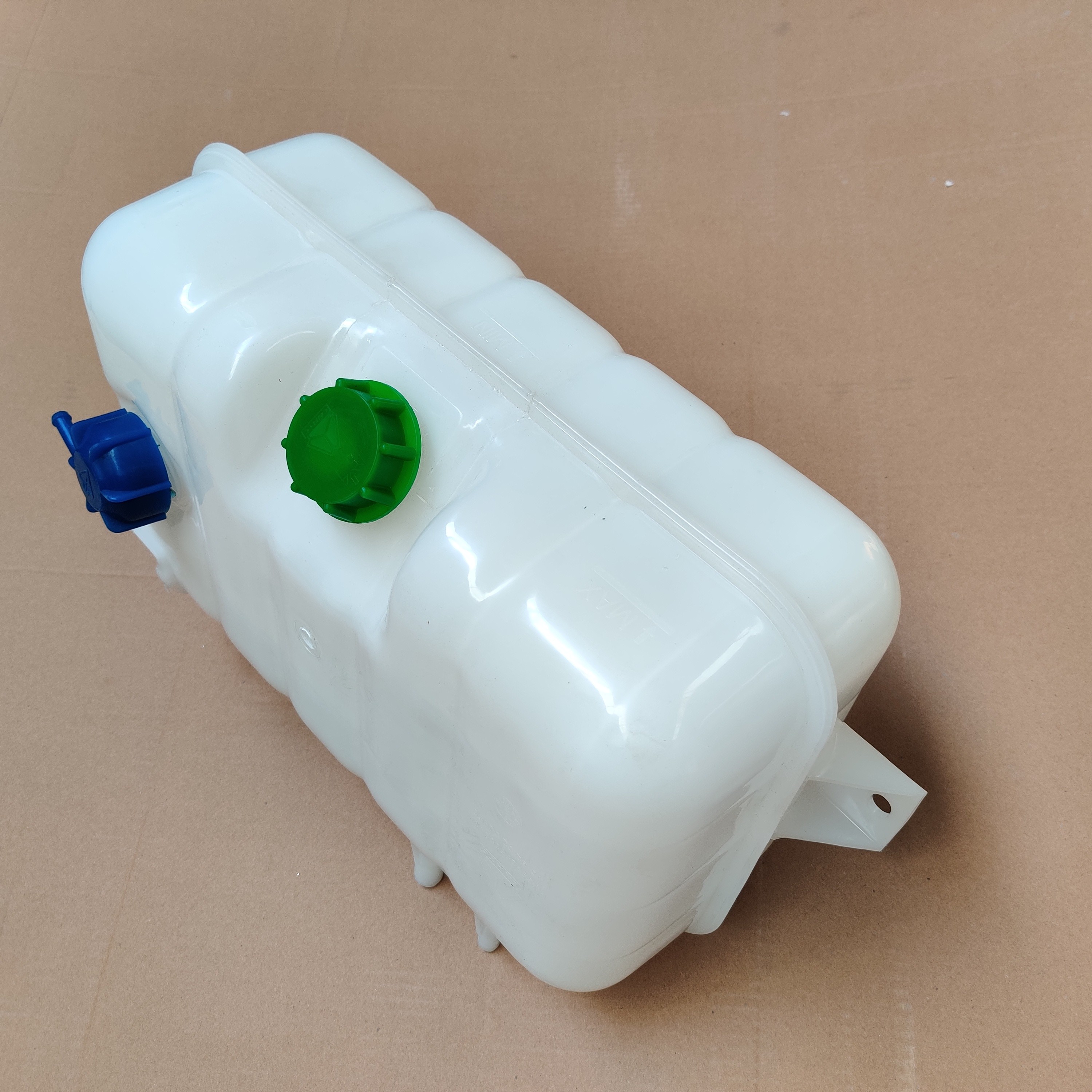 Cooling Water Tank For HOWO WG9925530003/1