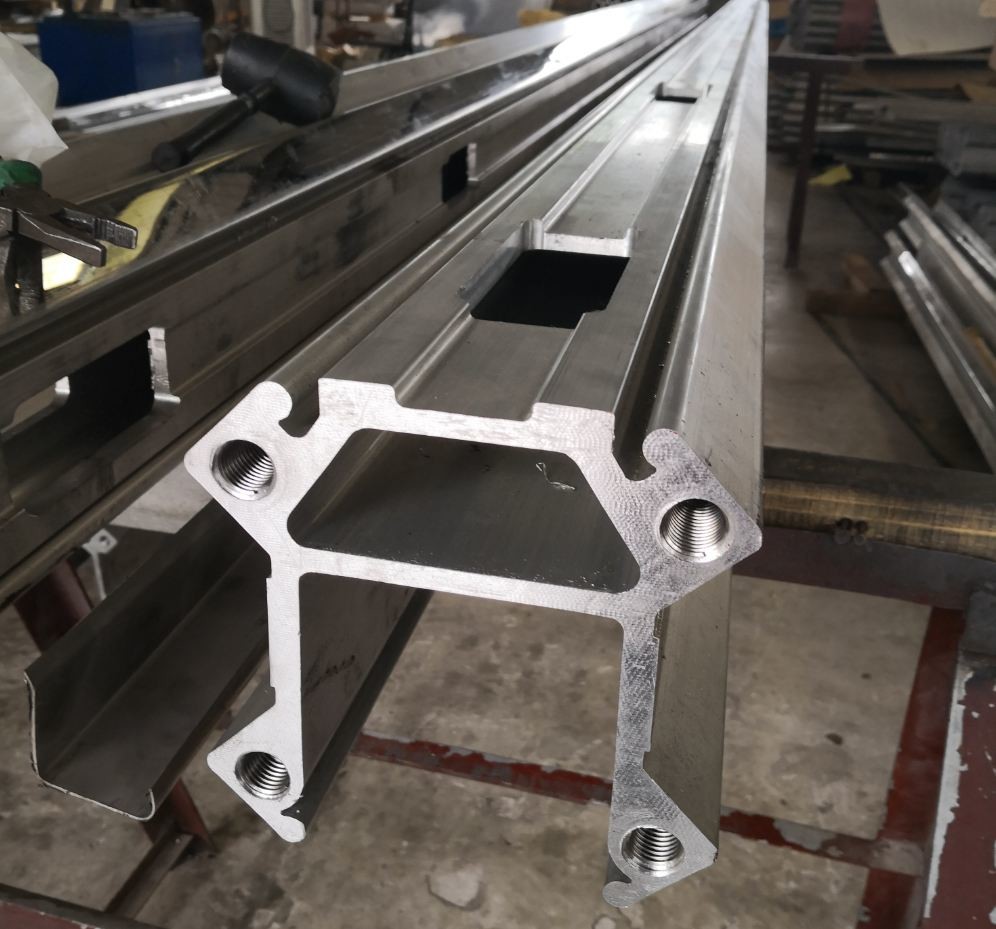 Mining Industry 7020 Aluminium Extruded Profiles 5753MM Length 28.7kgs / Meter