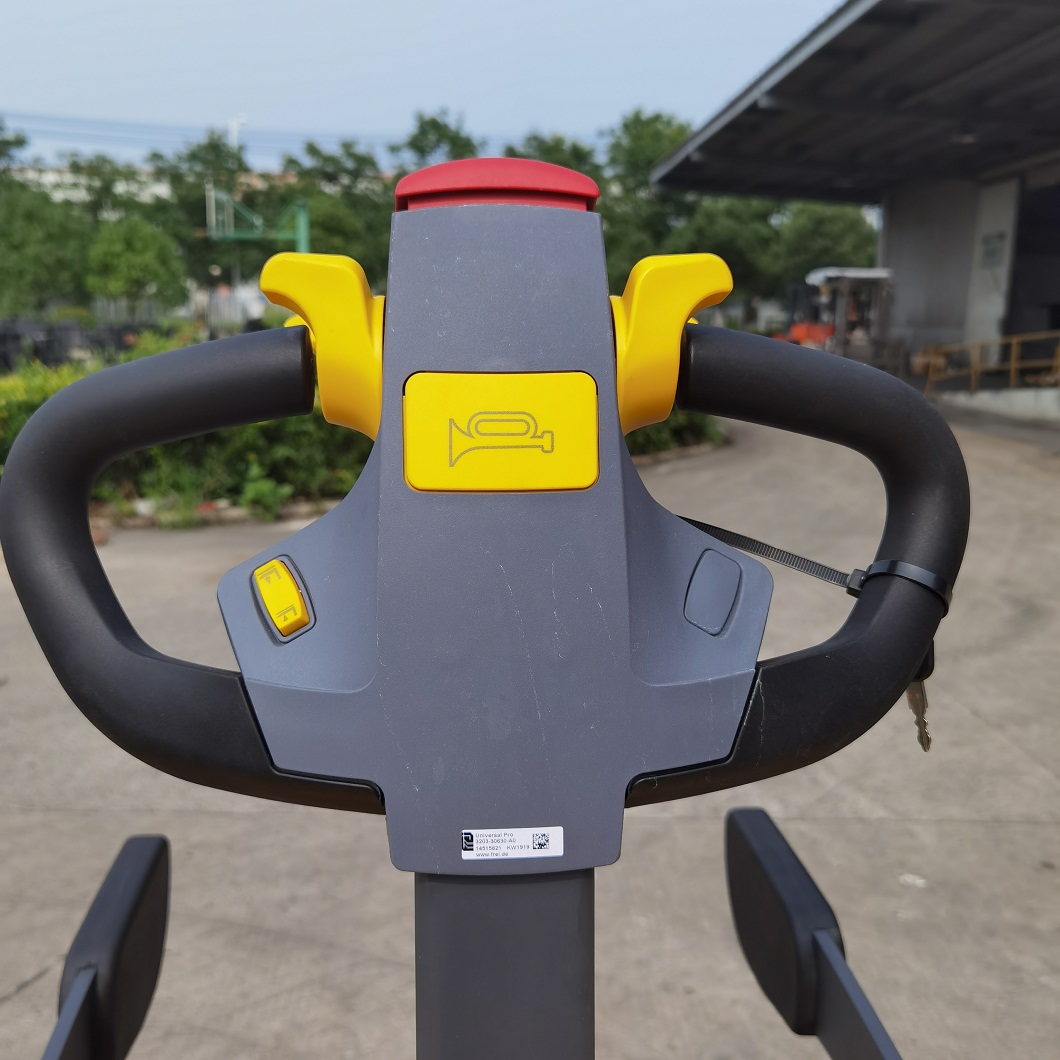 Electric Apilador Stacker 1500kg 2000kg Rider Stacker Forklift with Customer Demanded