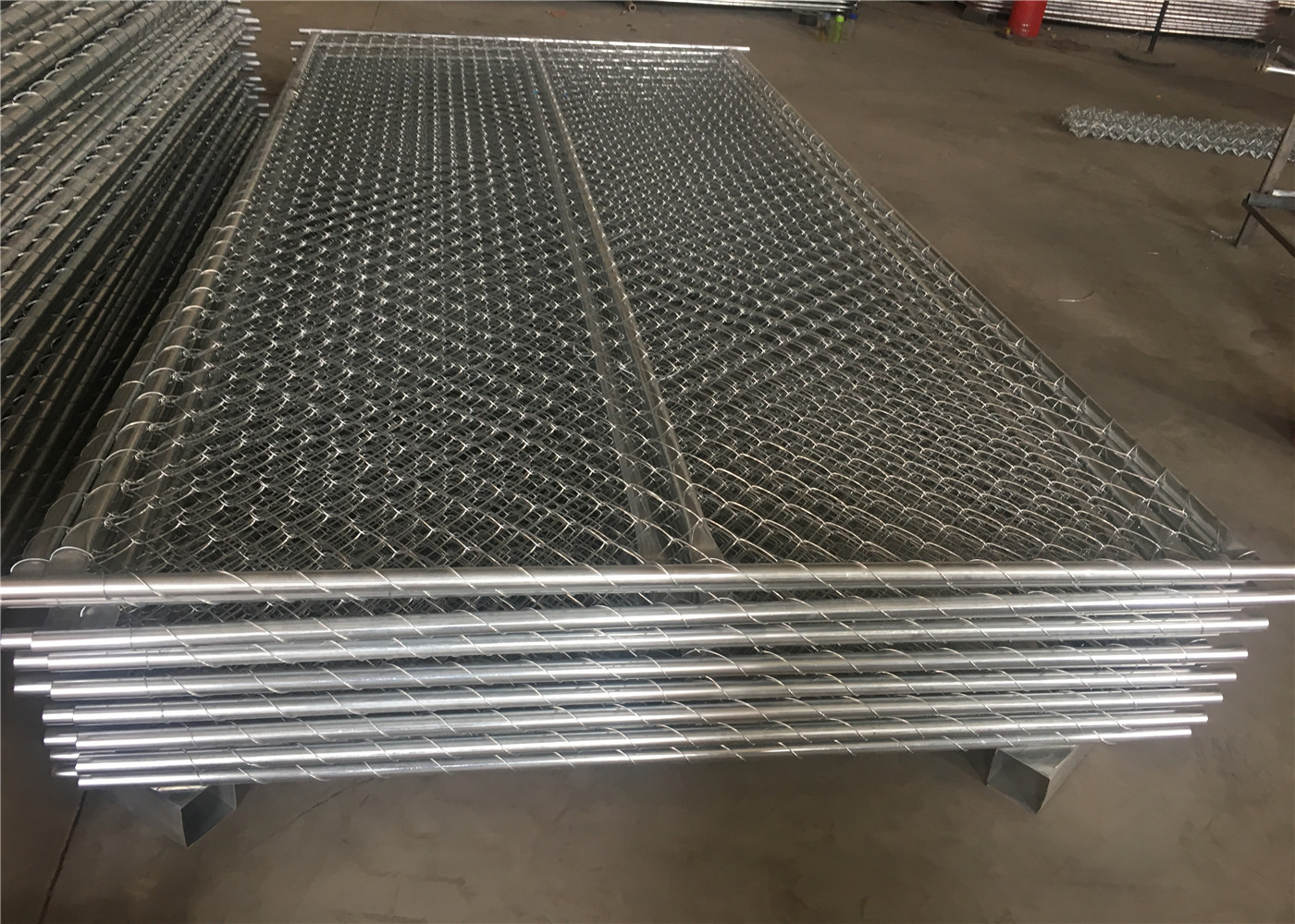 6ft x 10ft chain mesh temporary fencing panels ,construction fence panels frame OD 42mm and Mesh 60mm x 60mm x 2.7mm dia