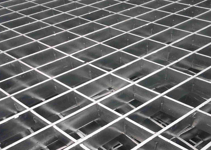 Light Structure Skid Proof Welded Steel Grating 12m Length For Driveways