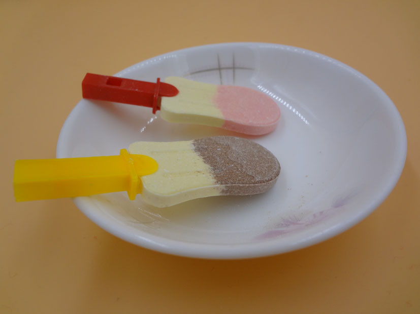 Dextrose Ice Cream Lollipop Candy With Little Toy Bottled Milk Strawberry Flavors