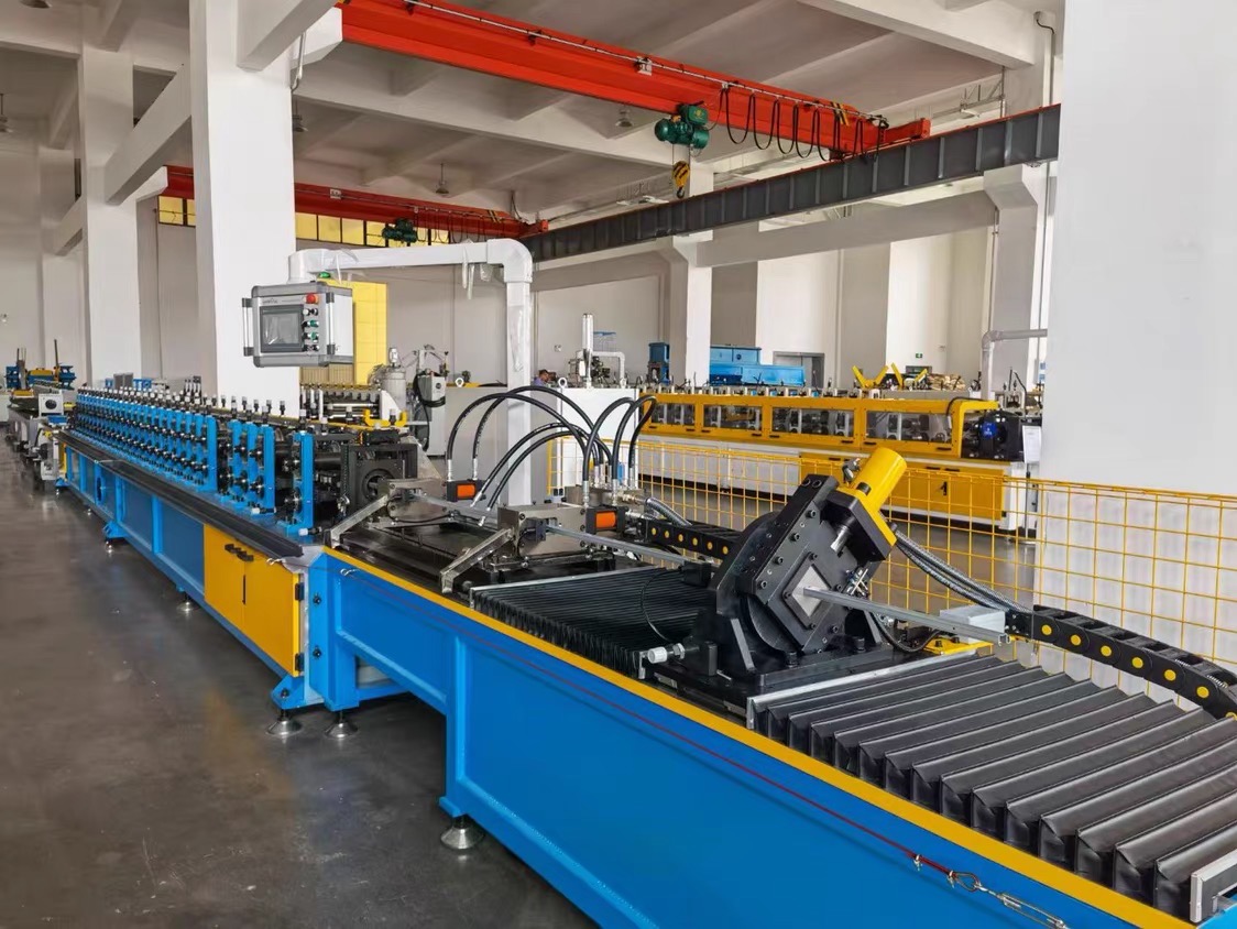 1.5-2.5mm Thickness 8-10m/min Galvanized Steel Uni Strut Channel C Channel Roll Forming Machine