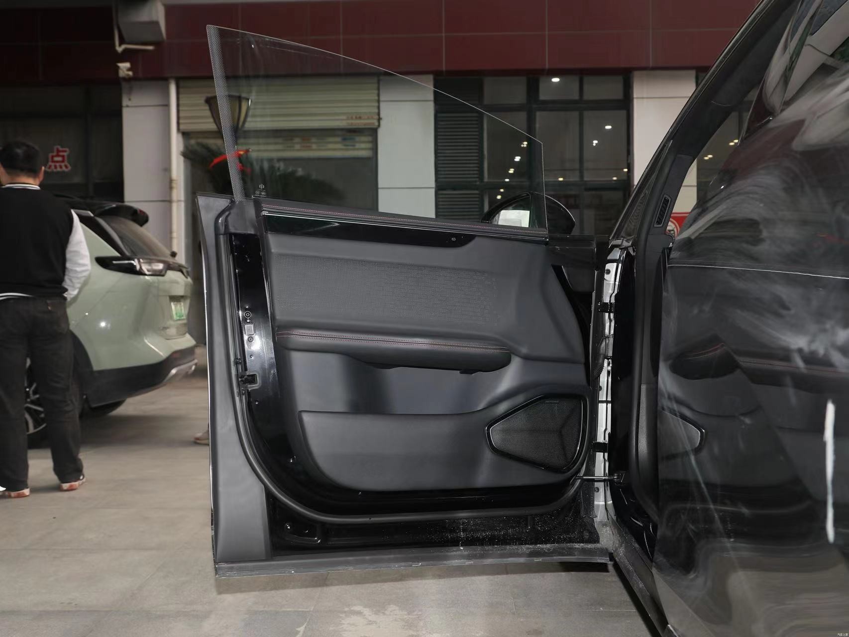 HiPhi X 2021 Flagship 6 Seats 4WD Luxury Medium Large SUV 560km 3.9s To 100kmh