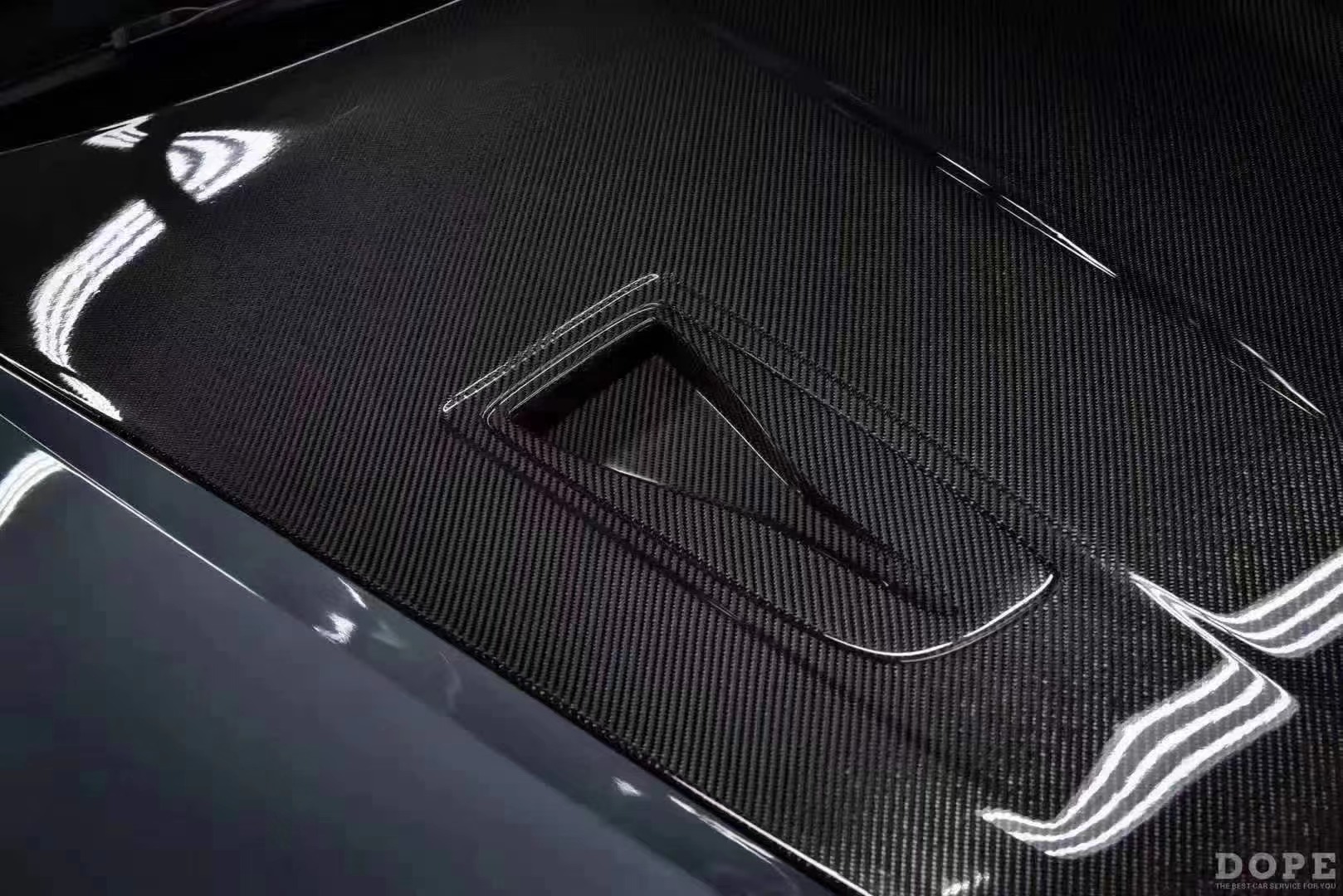 High Quality Carbon Fiber Cover for Porsche 718 Boxster Carbon Fiber Engine Hatch 718 Upgrade GT4 Cover