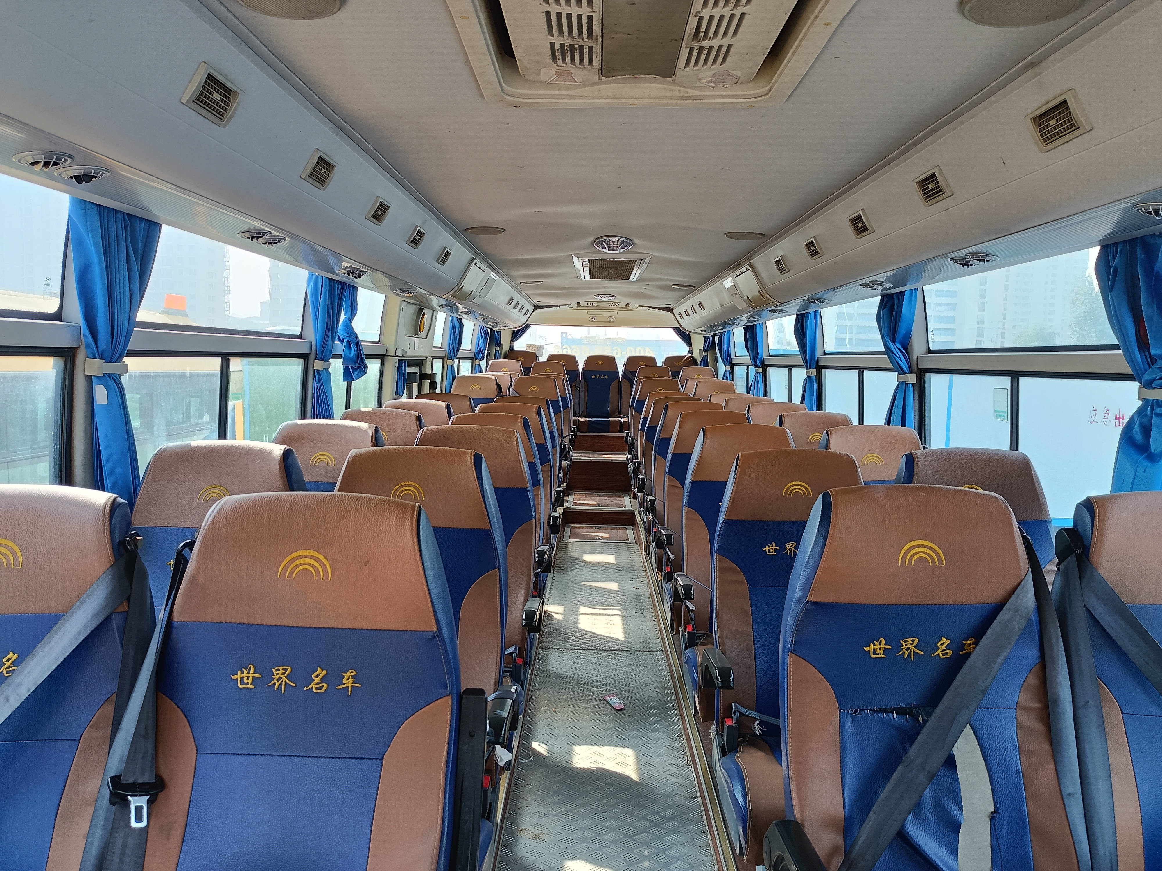 Bus Use In Africa Youngtong ZK6115 Double Door Sliding Window 47 Seats Diesel Engine A/C