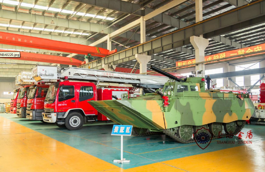 15000kg Water Foam and Dry Power Combined Water Tanker Fire Truck 90 L/s Pump