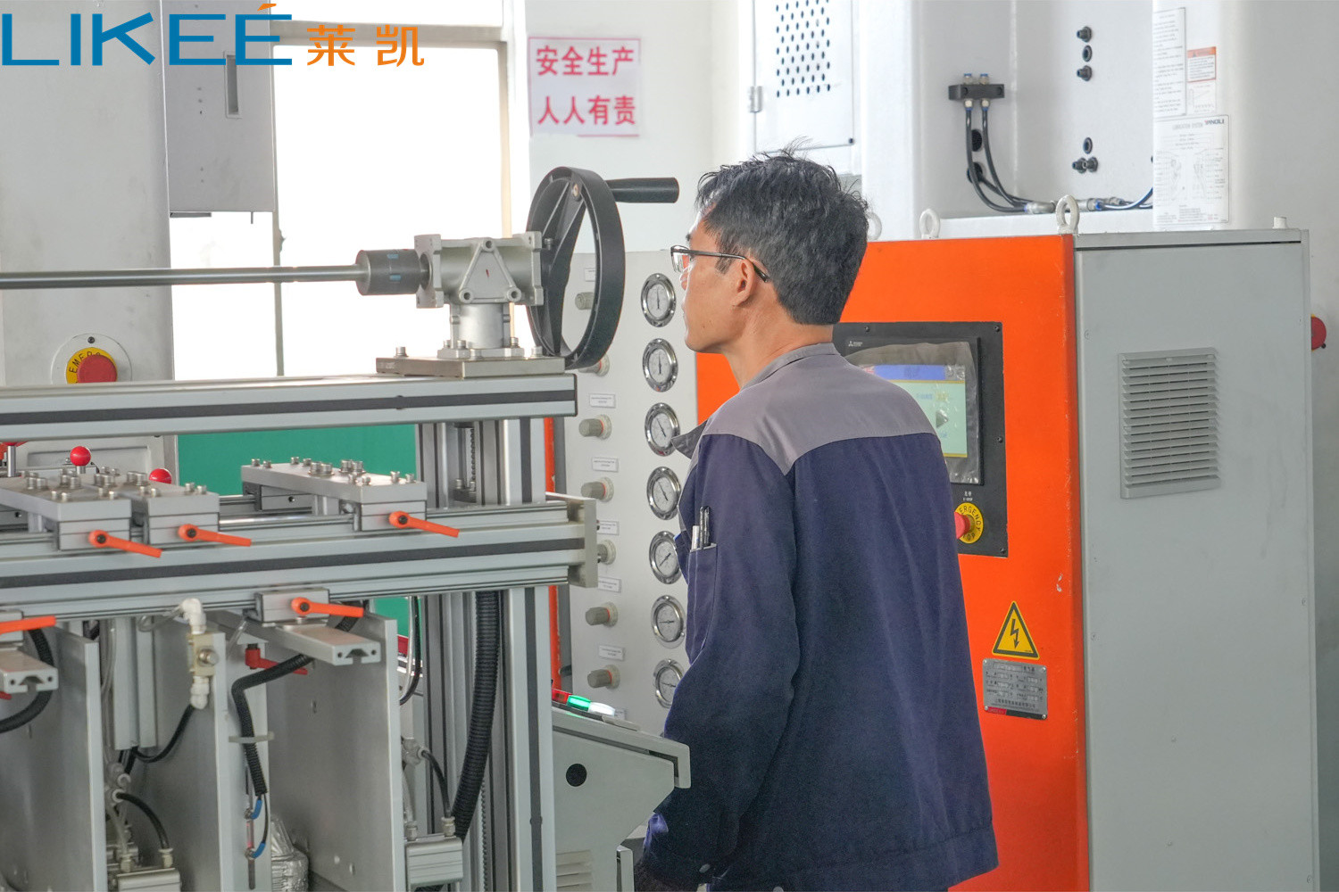 Fully Automatic Mitsubishi PLC Aluminium Foil Plate Making Machine for Disposable Tableware Production