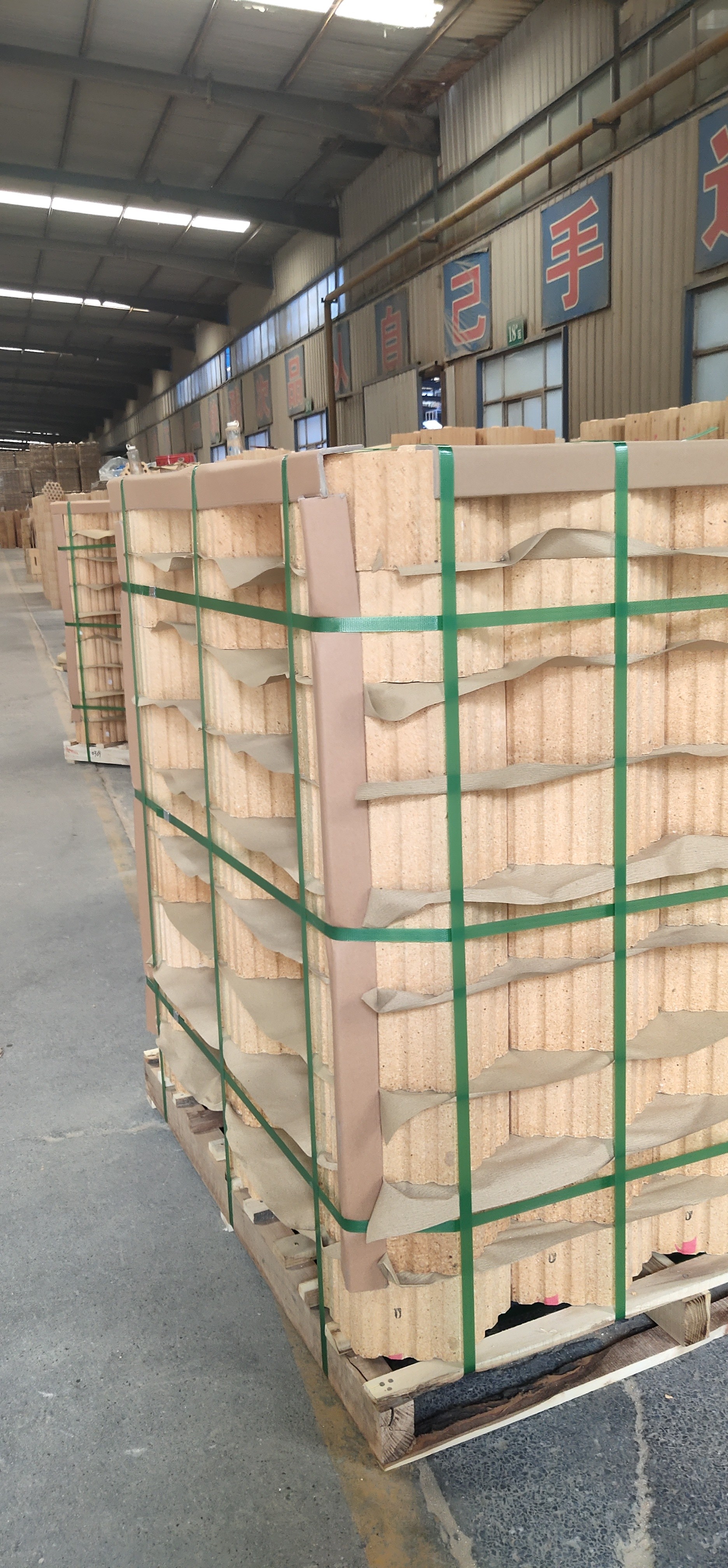 Boiler Furnace High Alumina Insulating Brick Lightweight Slag Resistance