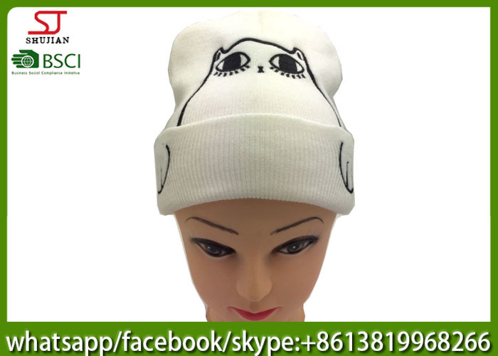 Chinese manufactuer cat hawk embroidered winter knitting patterns for hat cap 50g 20*22cm 100%Acrylic keep warm