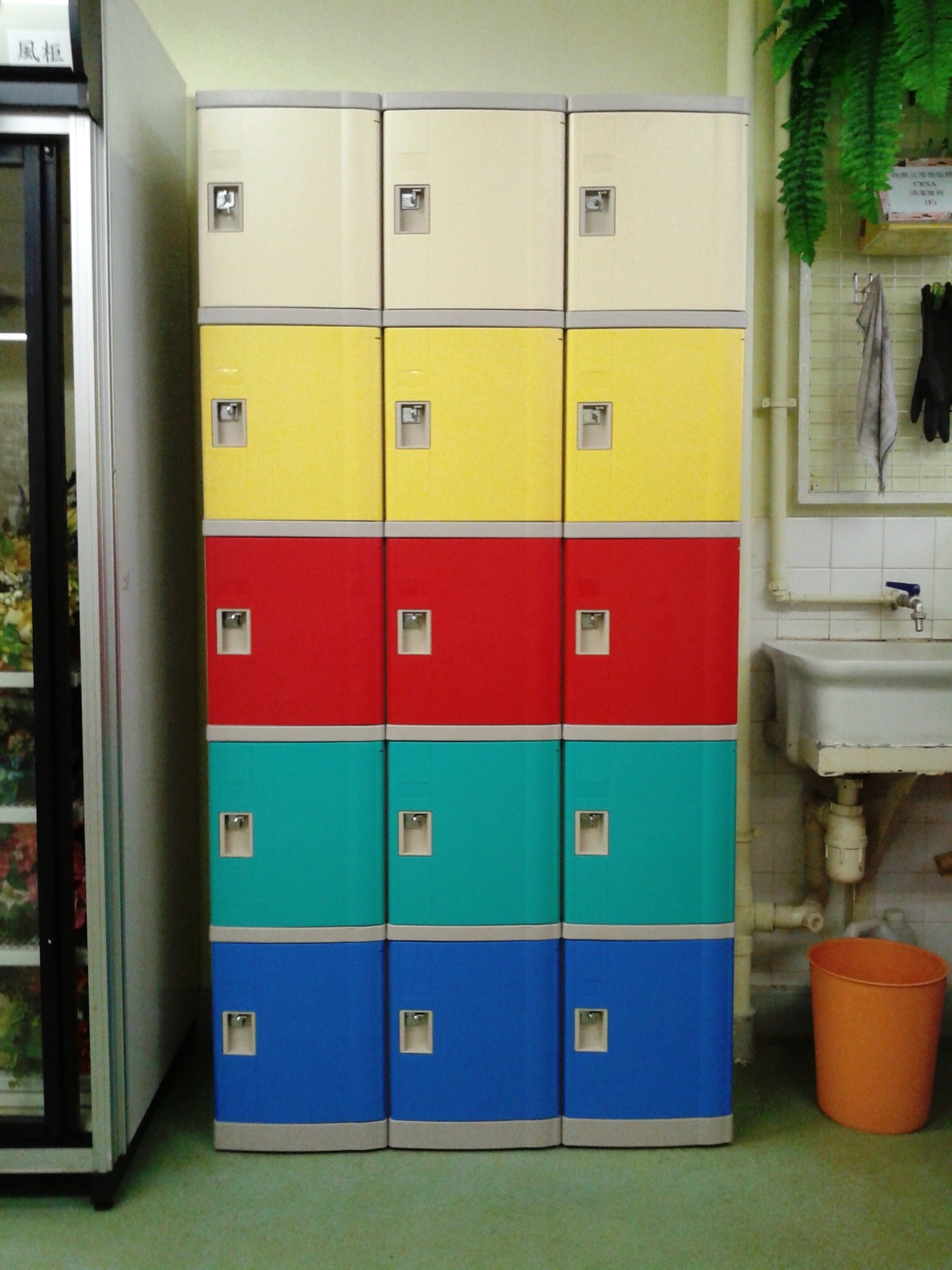 Gray Body Plastic Gym Lockers 1810 * 310 * 460 Mm Anti - Corrosion For Storage
