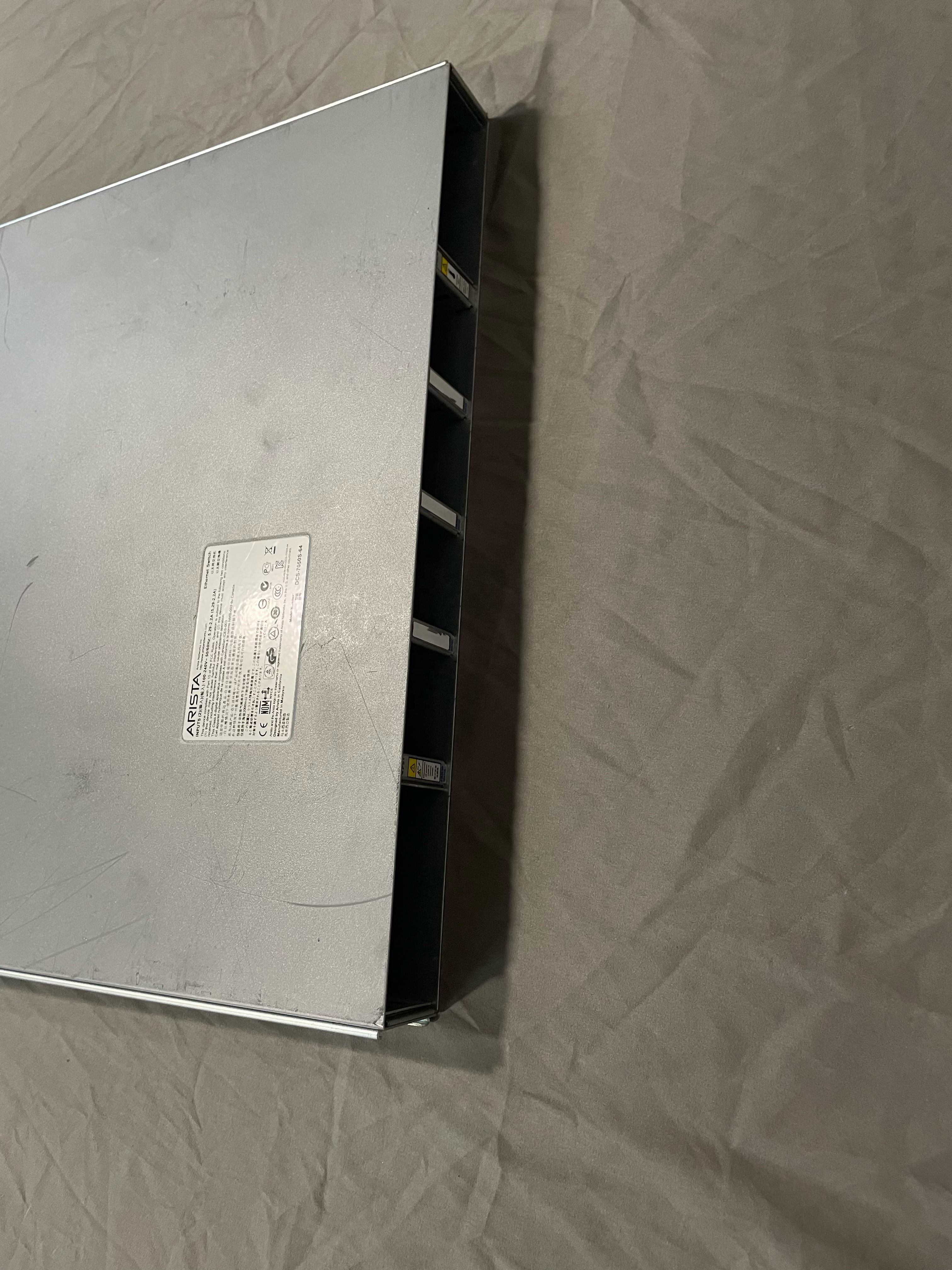 48 Port DCS-7150S-64 10Gbe SFP Switch With Original Switch Capacity And Performance