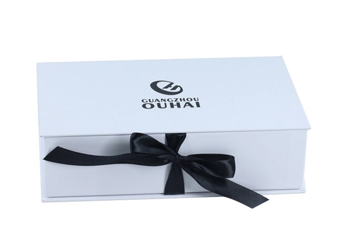 PMS Color 350g Paper Corrugated Board Clothes Gift Boxes