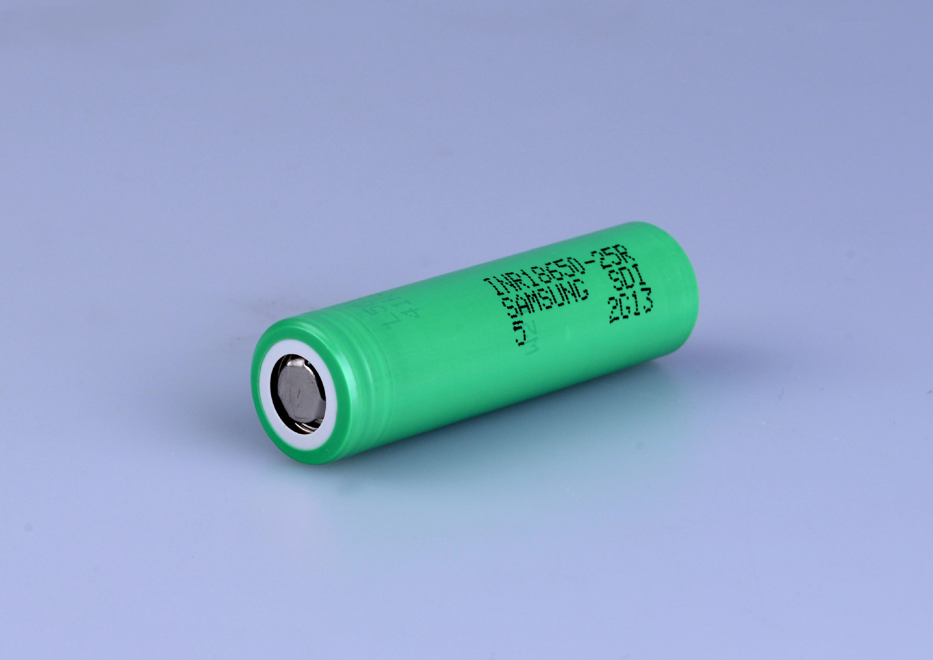 Ultra High Power Brand INR18650-25R Li-ion Battery Cells 3.6V 2500mAh for Art-Tech、Eletric Torch、Electric Razor
