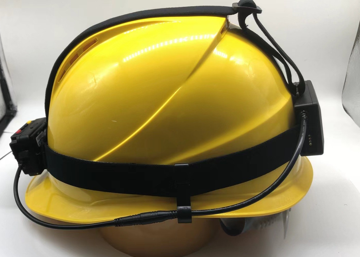 LED Lamp Hardhat Security Camera With 120° Wide Angle And Laser Assisted Photography