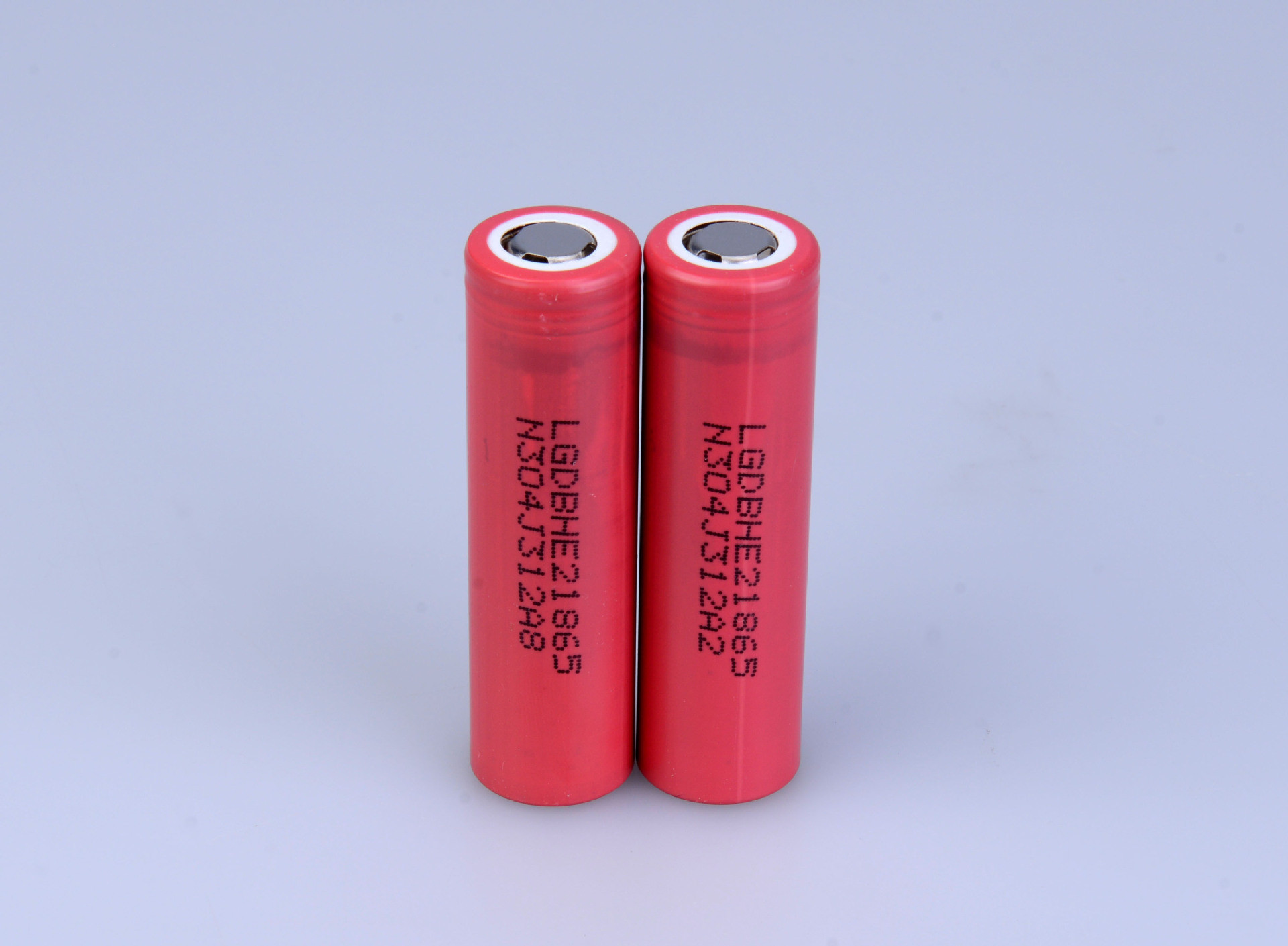 Ultra High Power Brand 18650HE2 Li-ion Battery Cells 3.6V 2500mAh 20A for Medical Devices、Art-Tech、Electric Tool