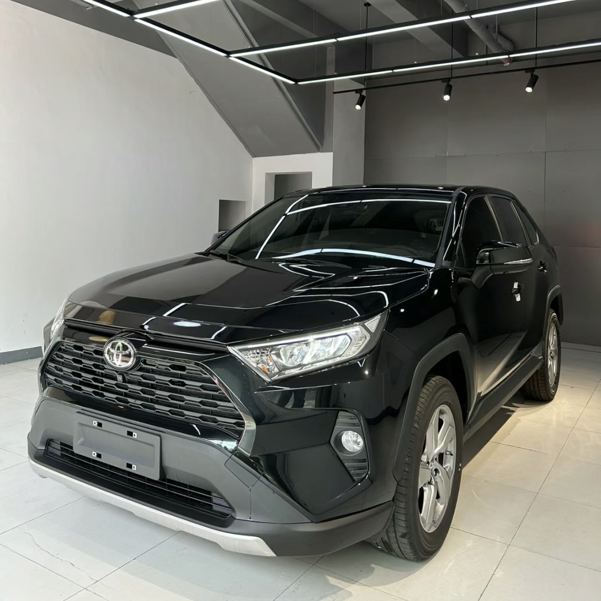 2023 Toyota RAV4 Petrol Hybrid Vehicle Gas Powered Four Wheels for Adults Generation