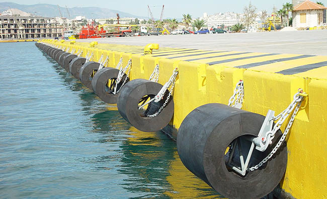 Rubber Cylindrical Marine Fenders Large High Plasticity