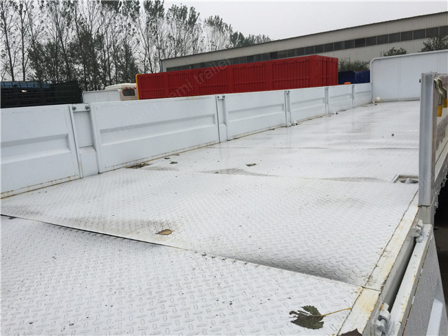 40 Tons High Strength Steel Livestock Trailers Custom Height With LED Light