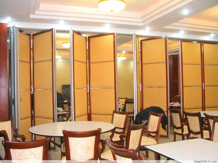 Ebunge Aluminium Movable Partition Sooden Sliding Folding Wall With Soft Sponge PU Leather Cover For Restaurant