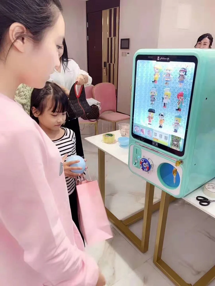 Dreamland Coin Operated Toy Capsule Vending Machine Gacha Gachapon Gashapon Capsule Toy Machine
