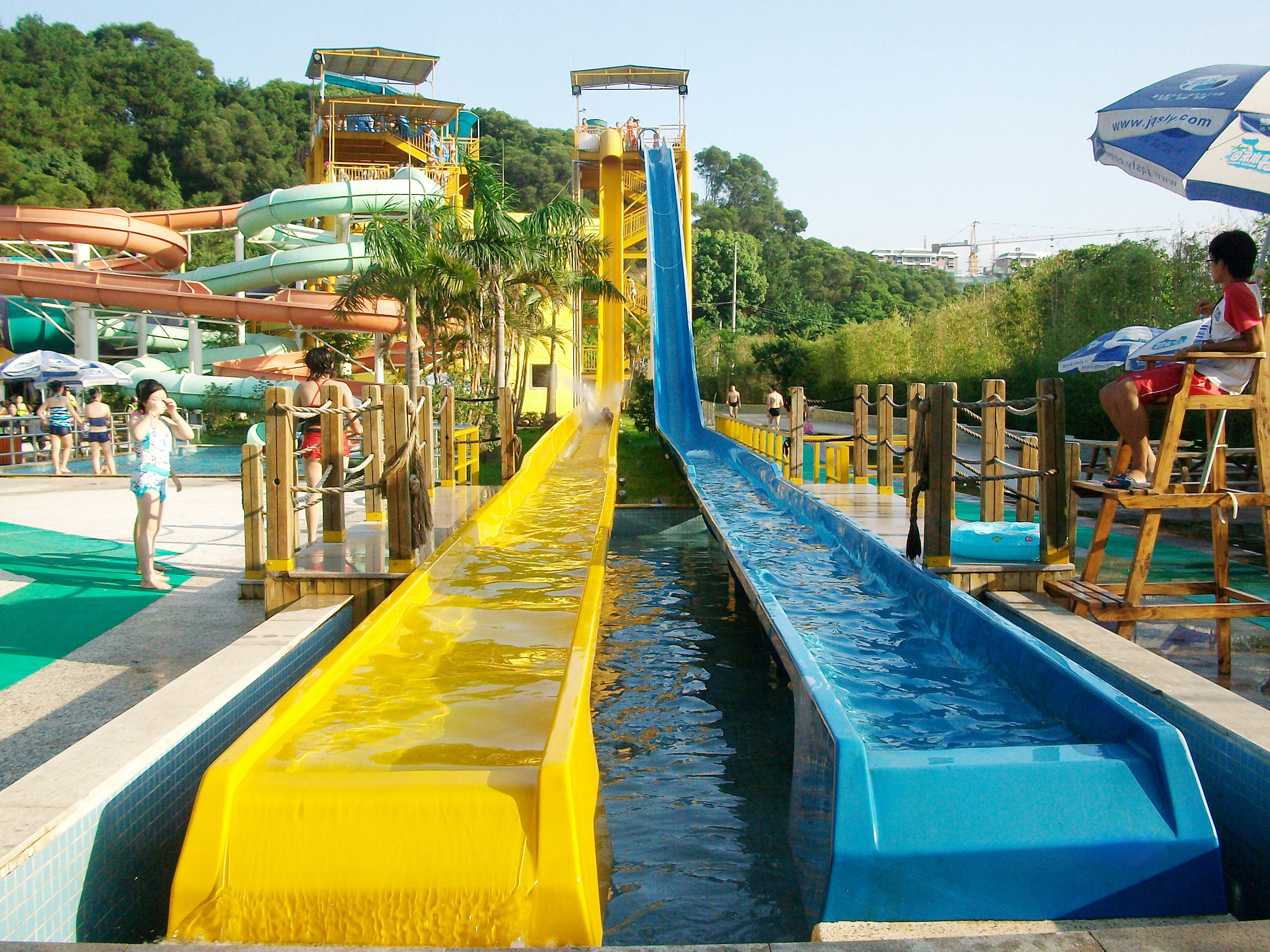 General Water Park Item Custom Water Slides High Speed With 120 Riders / H Capacity