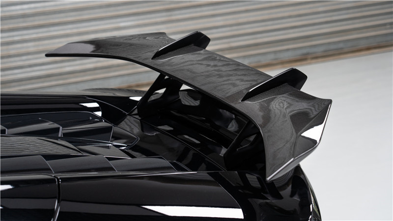 New Product Carbon Fiber Body Kit for Lamborghini Huracan EVO Huracan EVO Carbon Fiber Front Shovel Diffuser Spoiler