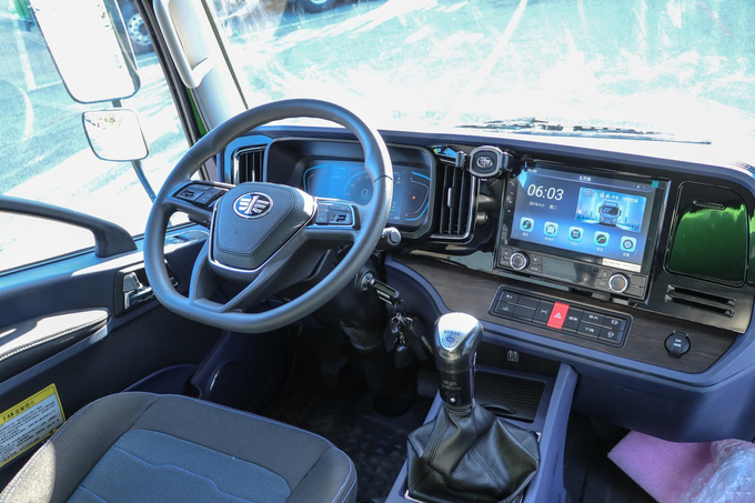 Qingdao Jiefang Dump Truck Tiger 6G 200HP 10-Speed Diesel One-Row And A Half Cab 4X2 4m