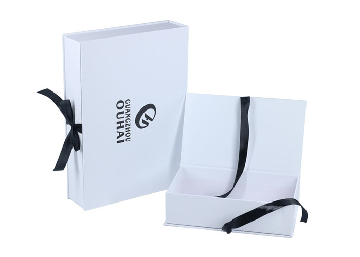 PMS Color 350g Paper Corrugated Board Clothes Gift Boxes