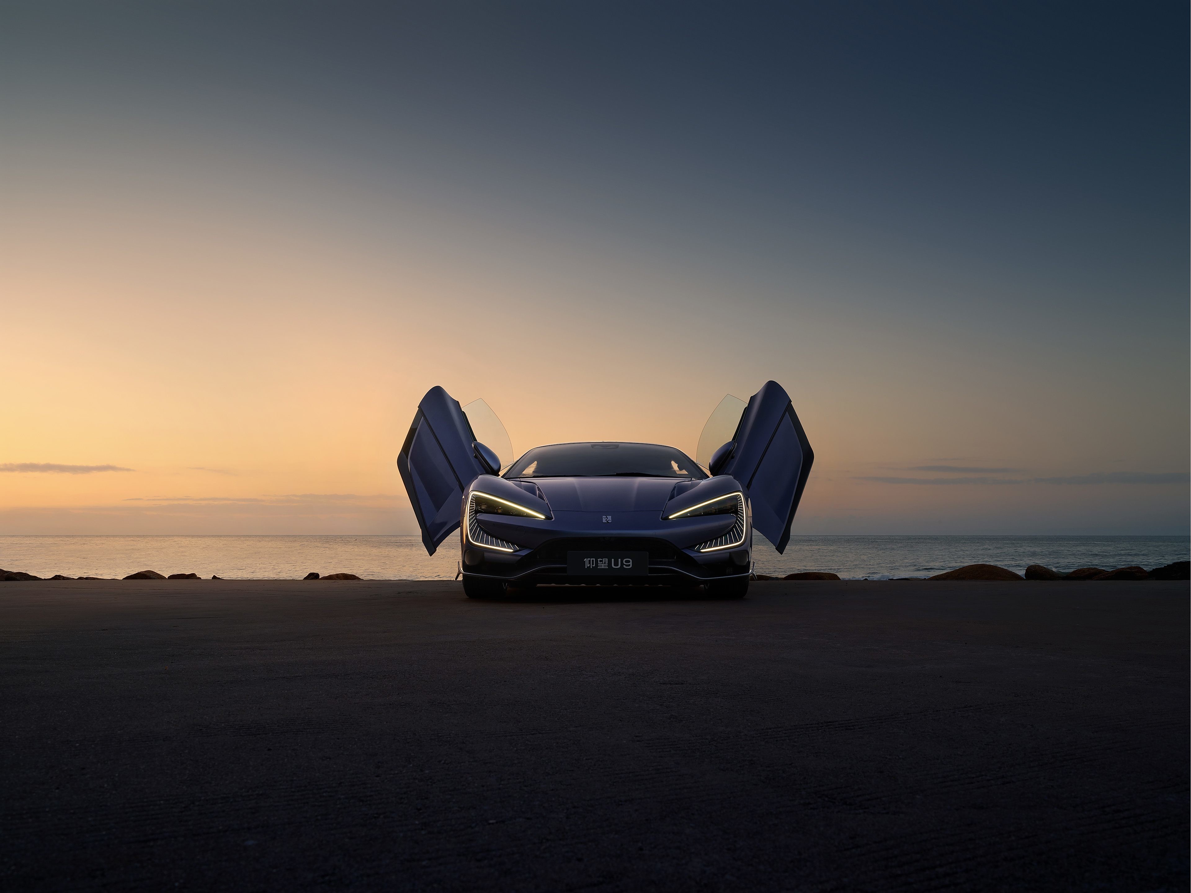 Byd Yangwang U9 2024 Standard Luxury Awd Four Motors Sports Car Pure Electric 1306 HP High Speed Sports New Car Price