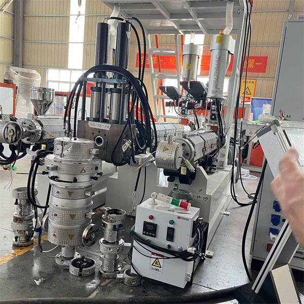 Advanced Plastic Extruder Machine Hdpe Pipe Extrusion Machine / Line Water Tank Making Machine