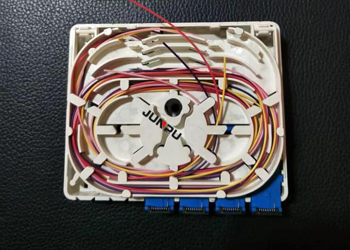 White SC FTTH Fiber Optic Termination Box 4 Core Applied For Indoor Use