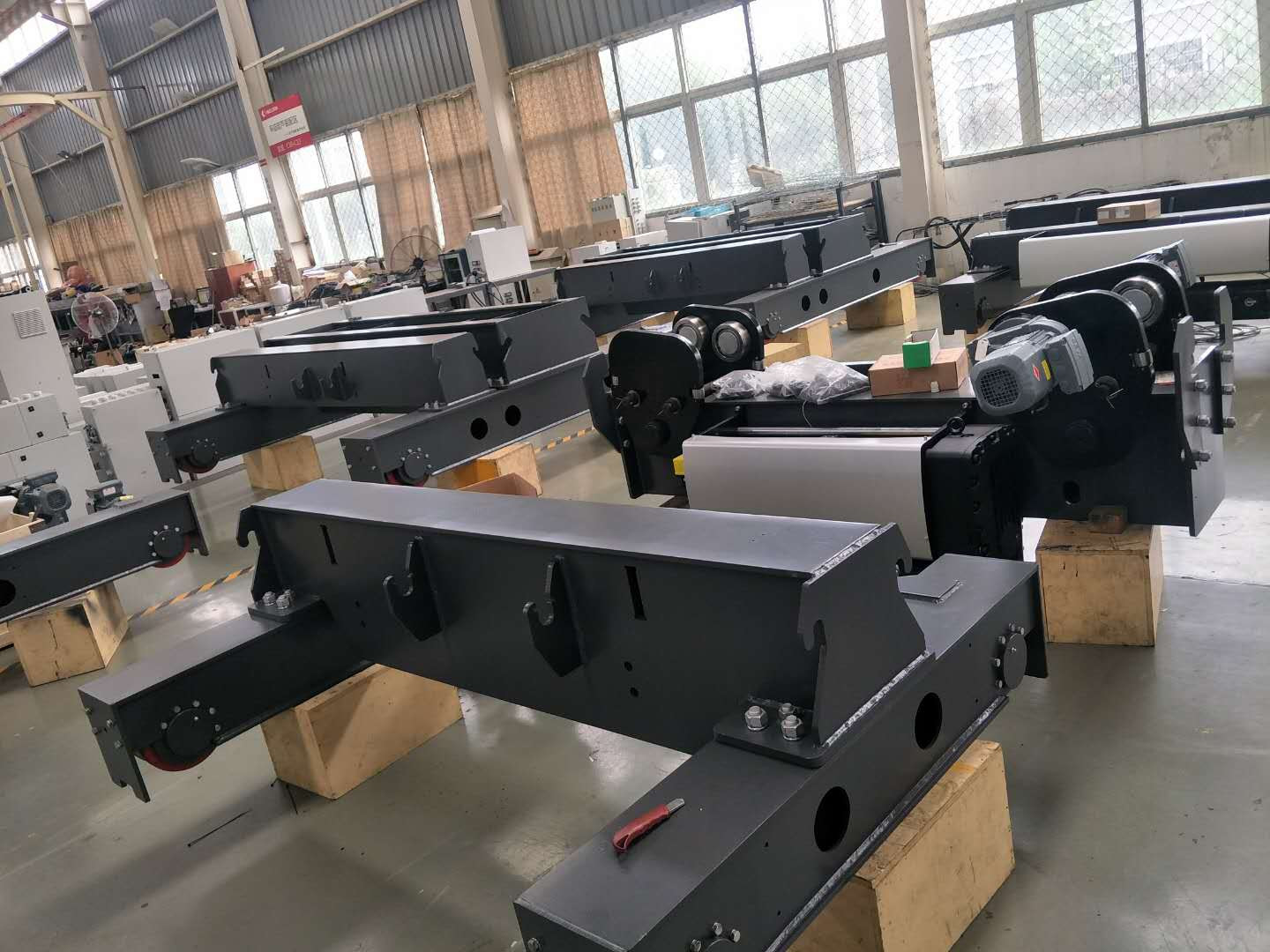 25 Ton 10m Span European Type EOT Overhead Crane Double Girder High Efficient